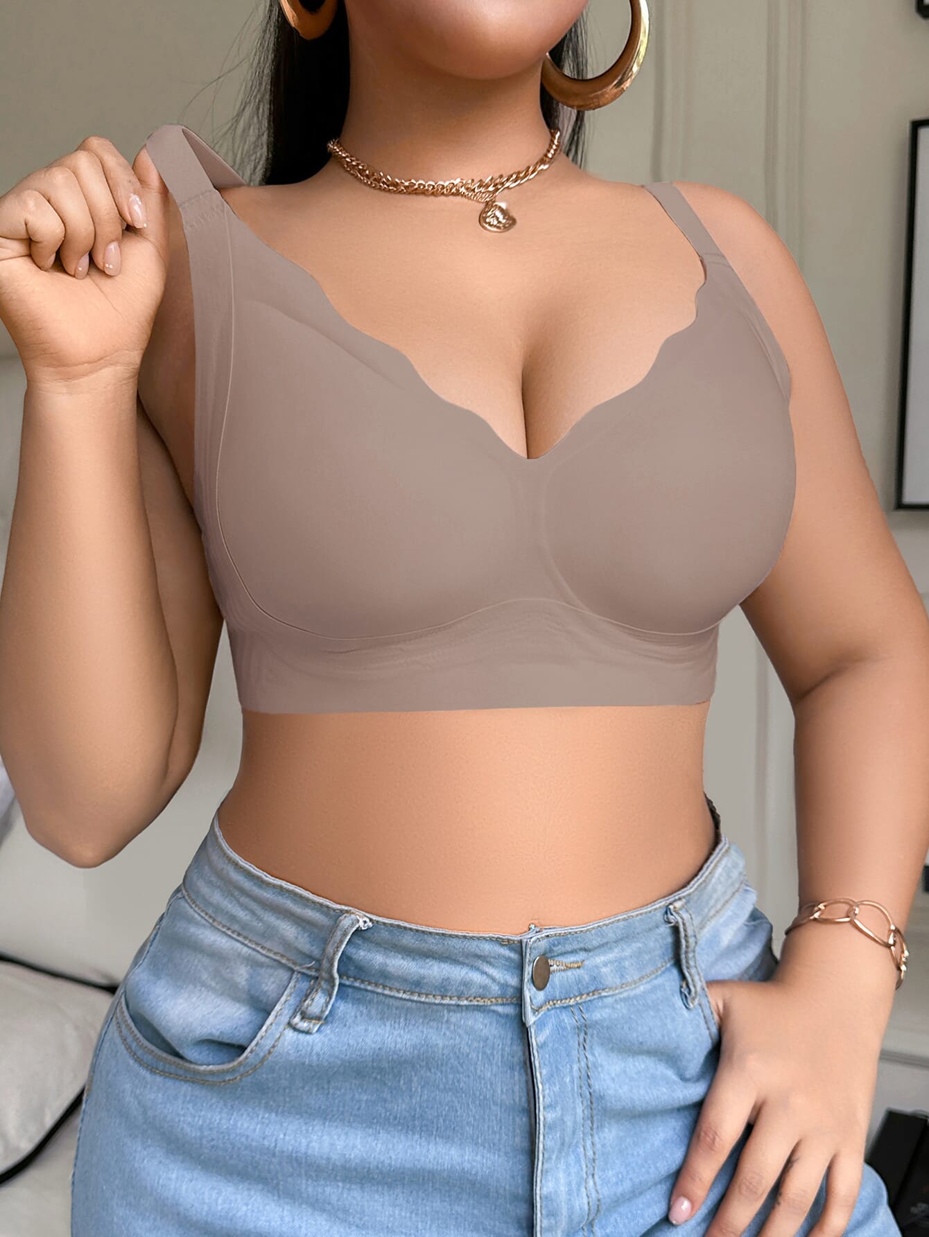 Scalloped Wireless Push Up Bras