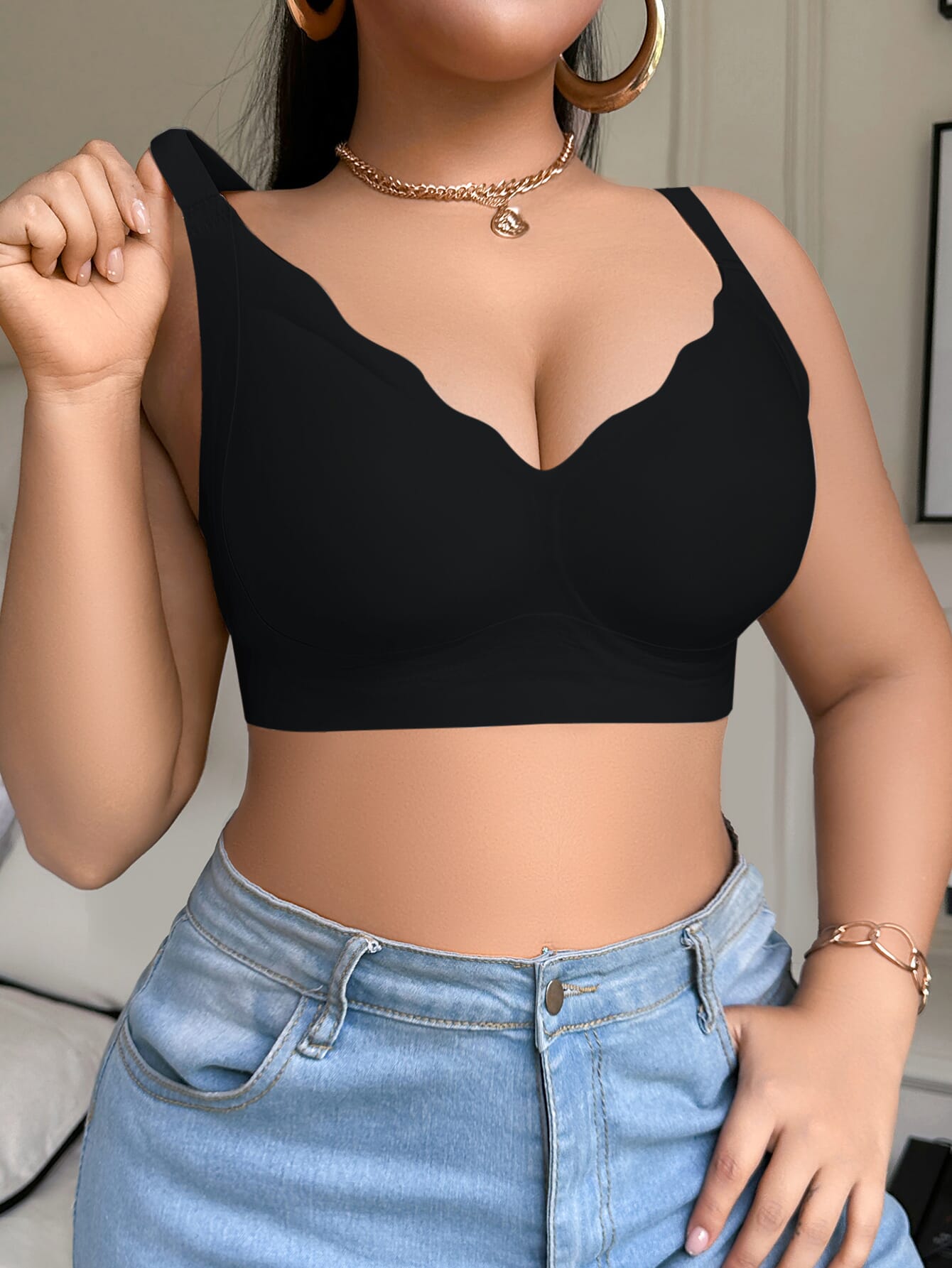 Scalloped Wireless Push Up Bras
